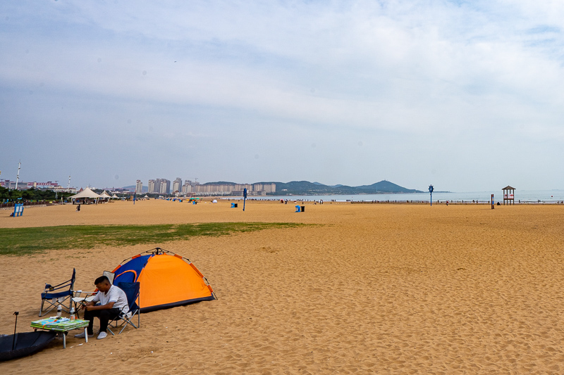 成都景点导游(成都旅游攻略：导游推荐与必玩景点)