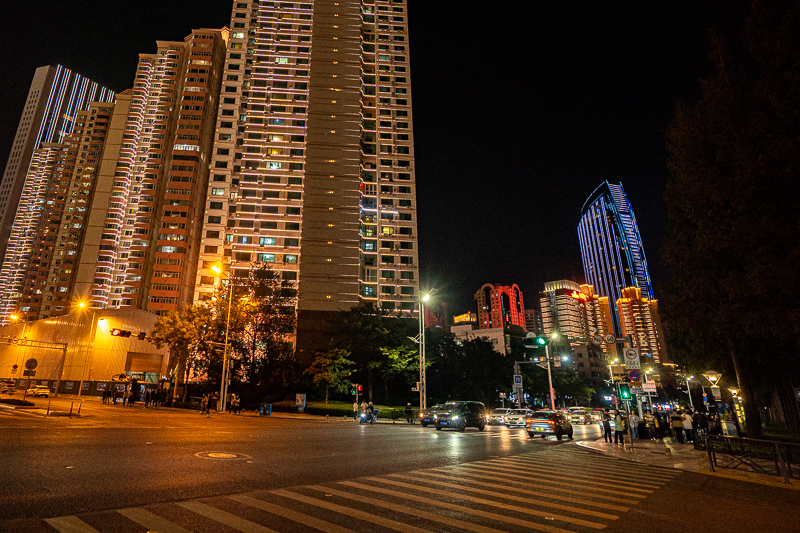 成都导游要带着逛春熙路嘛(春熙路和太古里哪个好玩)