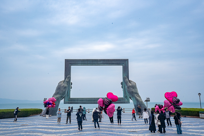 从威海去伊犁旅游攻略怎么走，从威海去伊犁旅游攻略怎么走最近