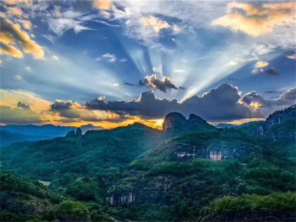 包车到厦门机场多少钱 厦门到漳州私家车包车多少钱