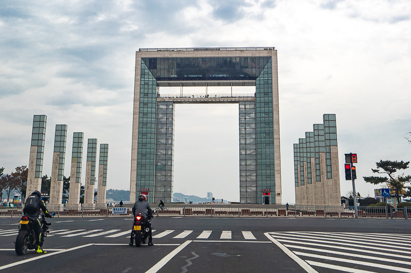 建土楼需要多少钱一平米，福建土楼能住多少人