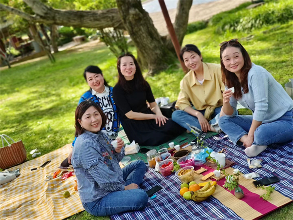 西安城墙周围有什么好玩的，导游介绍西安旅游景点